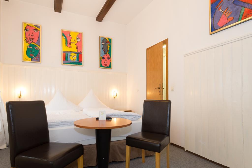מינכן Hotel Moosbichl מראה חיצוני תמונה